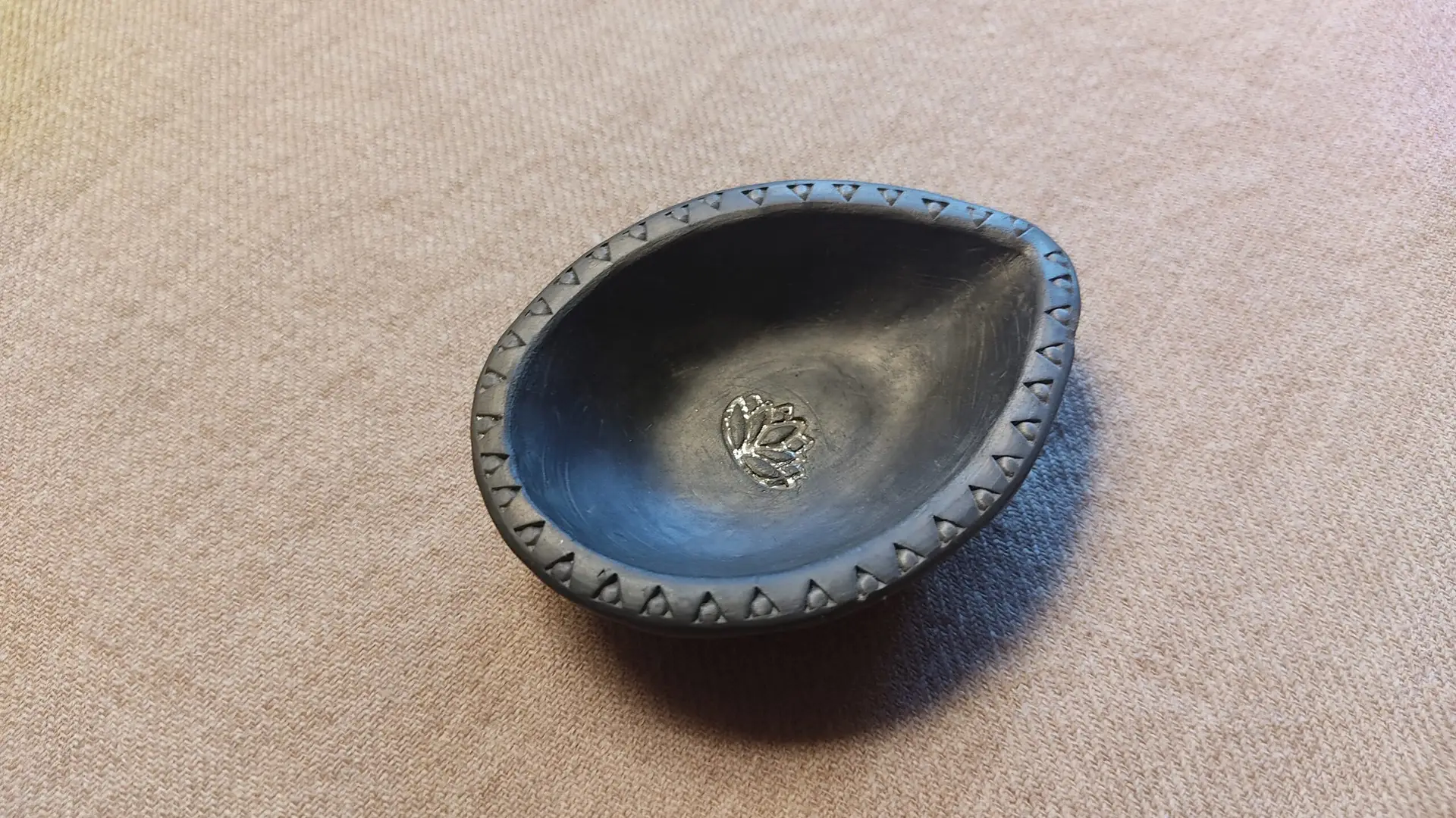 Gaismeklis ghī deglīšiem (māls)