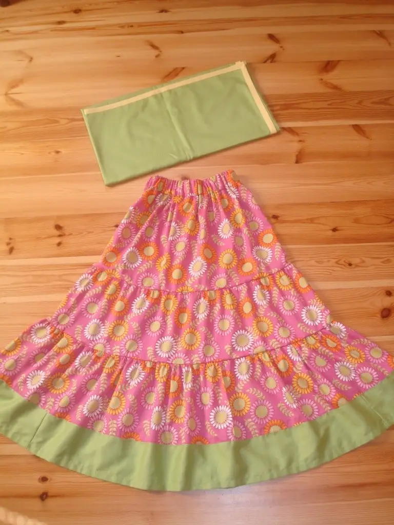 Gopi Skirt Dupatta set L=85 cm)