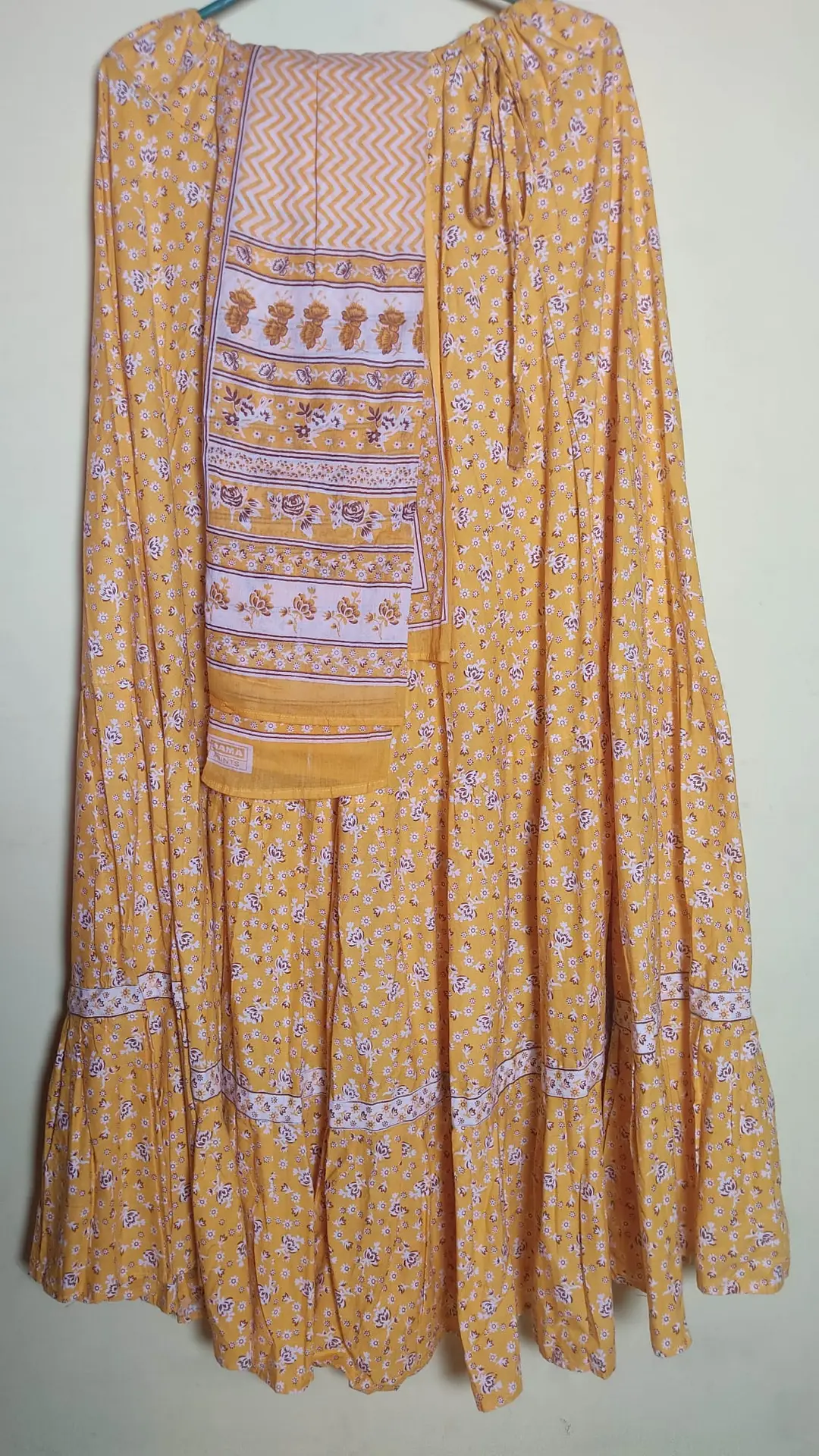 Gopi Skirt Dupatta set, L= 107 cm