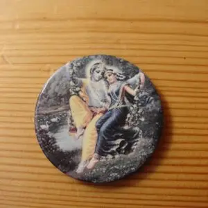 Metal Magnet with Radha and Krishna in the swings (4,5 cm)