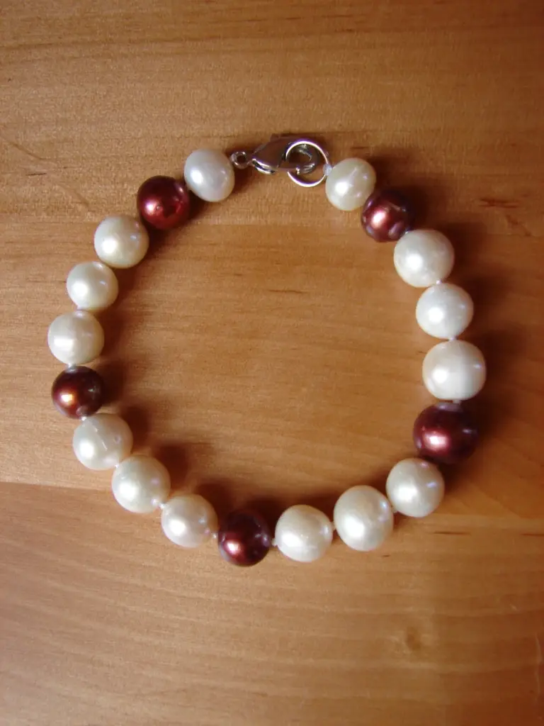 Natural freshwater peral bracelet (9-10 mm)