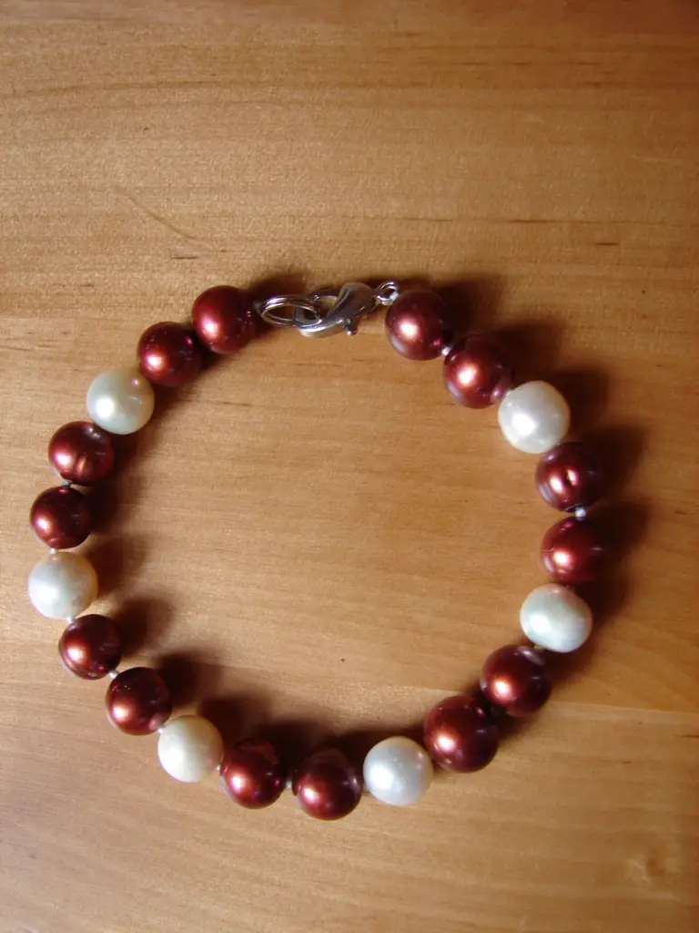 Natural freshwater peral bracelet (9-10 mm)