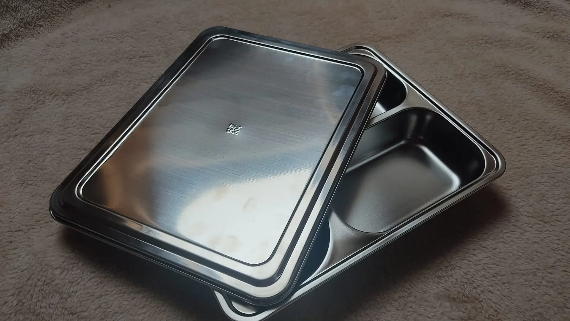 Stainless Steel Dinner Dish with lid 22x28x4 cm