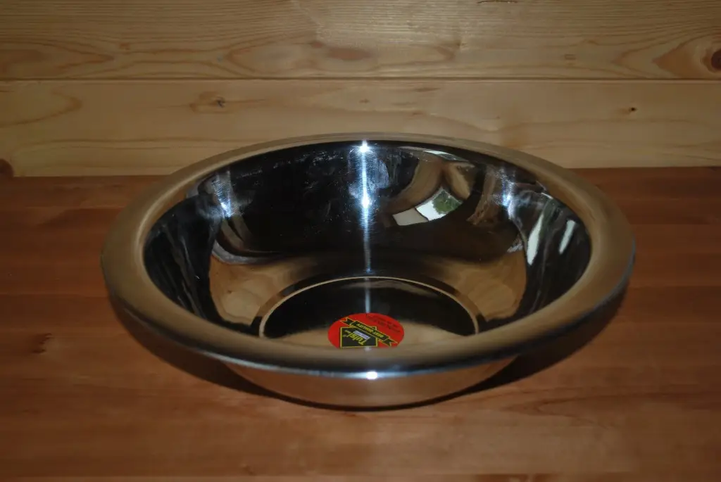 Миска из легкого металла (2,5 литра)